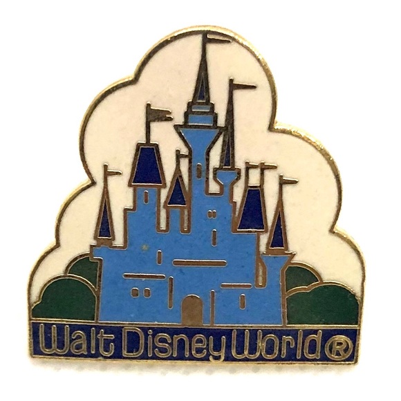 Disney Accessories - 4/$10 Walt DisneyWorld pin golden